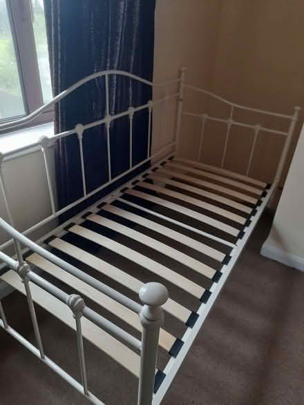 Photo of free White metal day bed (Welshampton SY12) #2