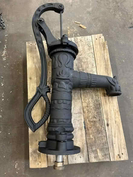 Photo of Vintage hand pump (Bath BA2) #1