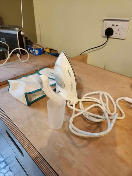Photo of free Travel Iron (CR0) #1
