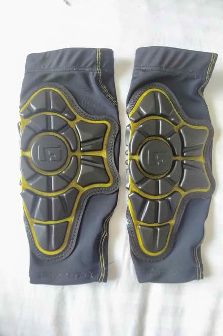 Photo of free G-FORM elbow and knee pads small (Stirchley/Kings Heath B30) #1