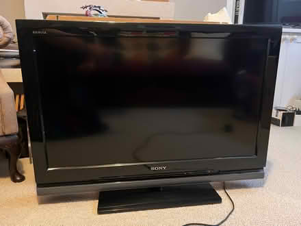 Photo of free Sony 32 inch TV - black (Teddington TW11) #1