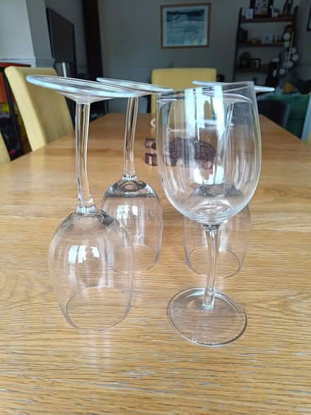 Photo of free 4 curved stem wine glasses (GU2 Stoughton) #2