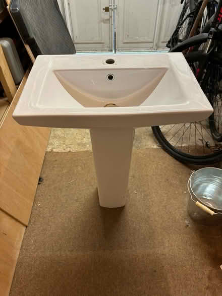 Photo of free Pedestal sink (Paddock wood) #1