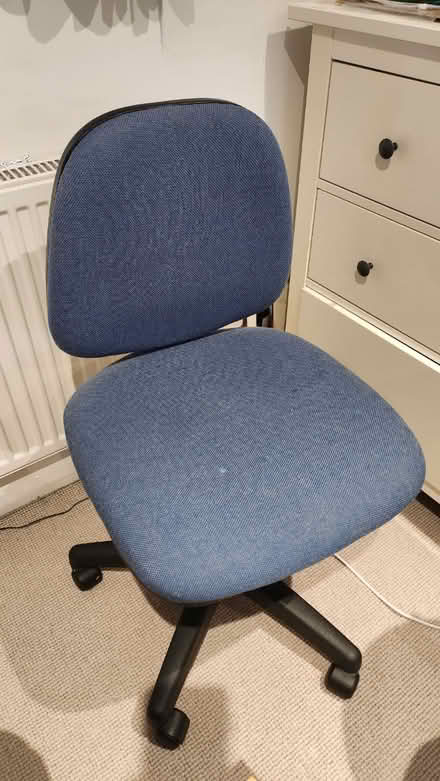 Photo of free Firm Office chair, 5 wheels (Raynes Park SW20) #2