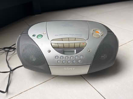 Photo of free CD, radio and TAPE player (Teddington TW11) #2