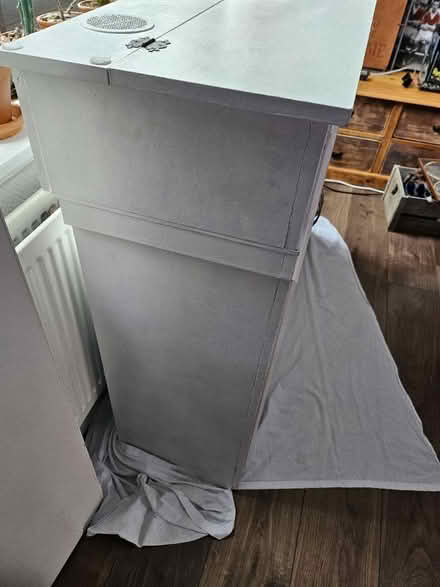 Photo of free Fish tank stand 4ft and broken tank (Swinton M27) #4
