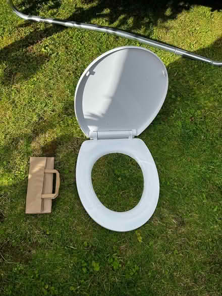 Photo of free Toilet seat (HR3) #1