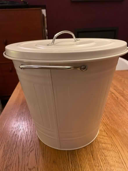 Photo of free Small ikea bin (Prestwich M25) #1