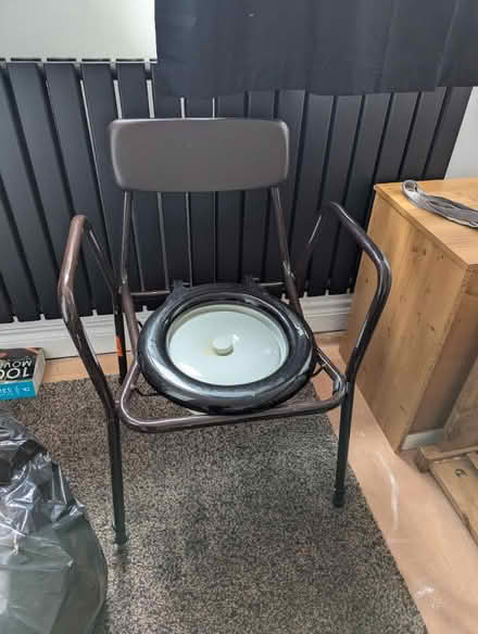 Photo of free Commode (Mill Hill NW7) #1