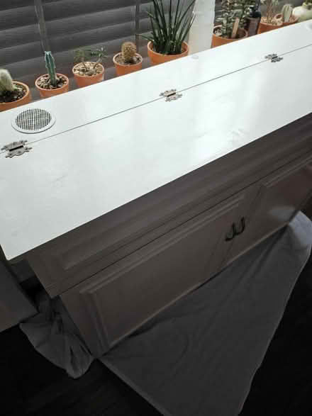 Photo of free Fish tank stand 4ft and broken tank (Swinton M27) #3
