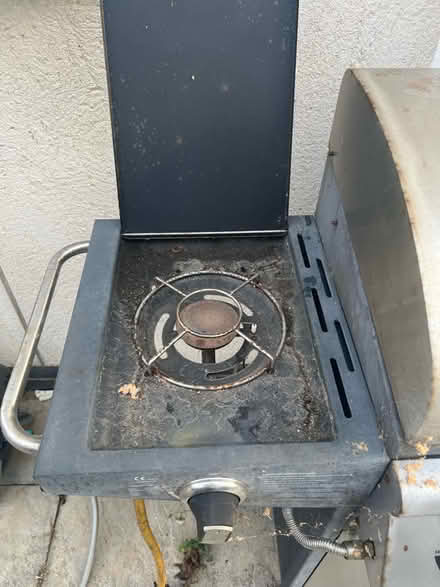 Photo of free Gas BBQ (Rayleigh SS6) #3