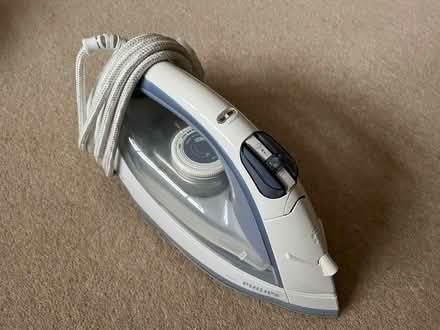 Photo of free Philips steam iron (Cookham SL6) #2