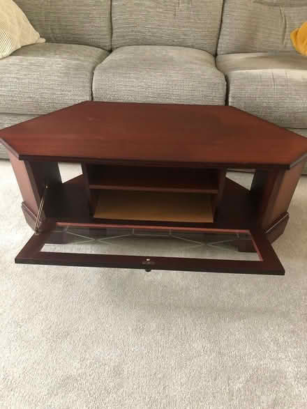 Photo of free Mahogany Corner TV Unit. (Findern DE65) #2
