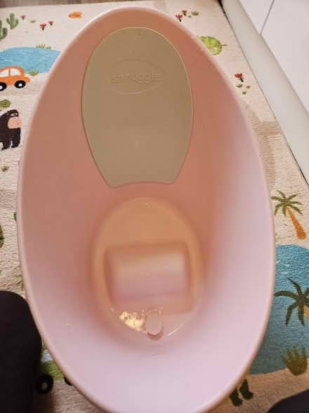 Photo of free Snuggle newborn baby bath with plug (NW4) #1