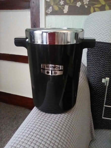 Photo of free Plastic ice bucket (WA13. Lymm area) #2