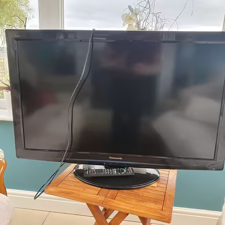 Photo of free faulty 37" tv (mansfield, NG18) #1