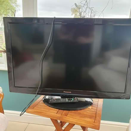 Photo of free faulty 37" tv (mansfield, NG18) #1