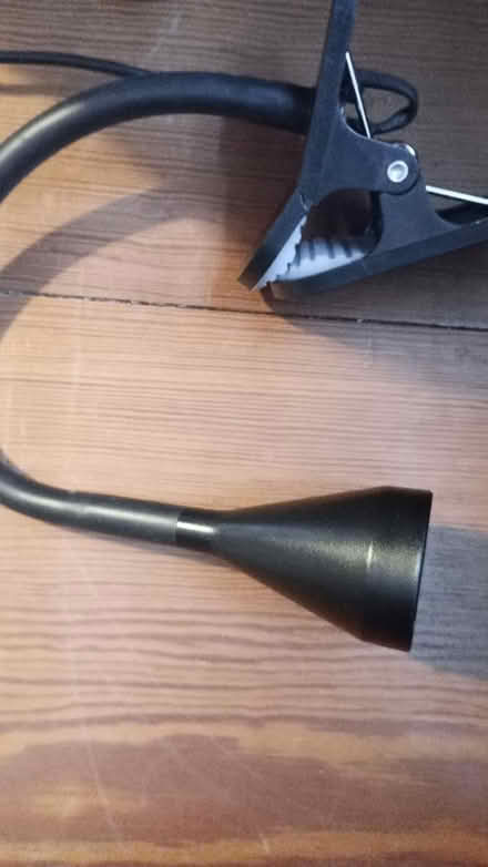 Photo of free Light (clip broken) (Shipley BD18) #1