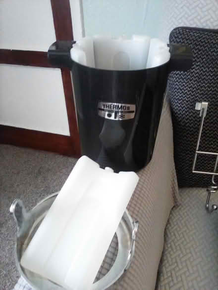 Photo of free Plastic ice bucket (WA13. Lymm area) #1