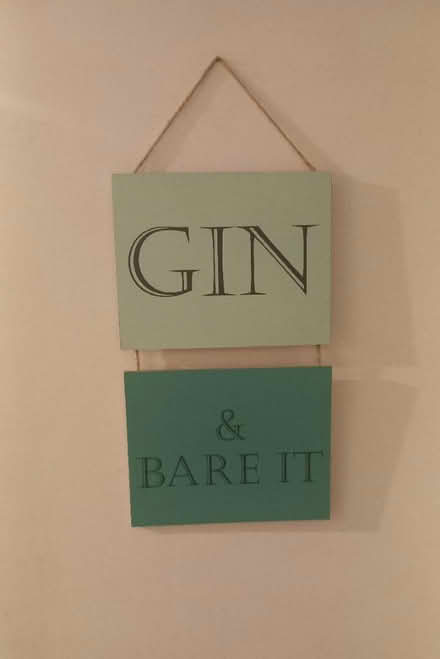 Photo of free Hanging wall plaque (DA8) #1