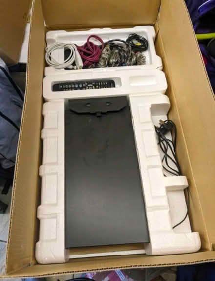Photo of free Samsung DVD home cinema system (Caversham RG4) #4
