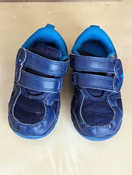 Photo of free [PROMISED] Decathlon Size 7 UK trainers (Lye Valley OX3) #1