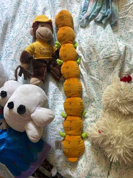 Photo of free Stuffed toys (Woodfield Rd &Airpark Rd) #4