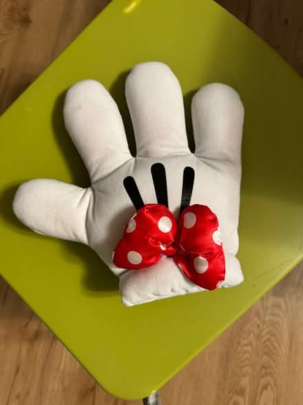 Photo of free Minnie Mouse Glove (Renton Hill) #1