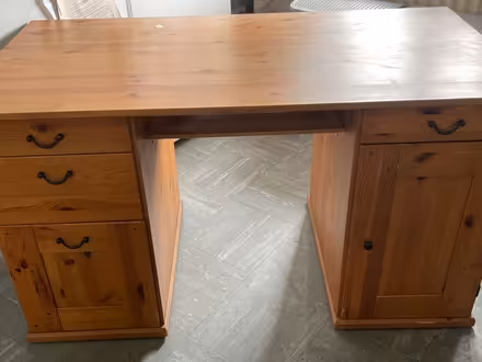 Photo of free Large Wooden Desk NEEDS TO GO TODAY (Sevenoaks TN13) #1