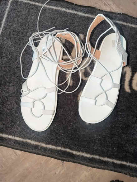 Photo of free Female white sandals (SE5) #1