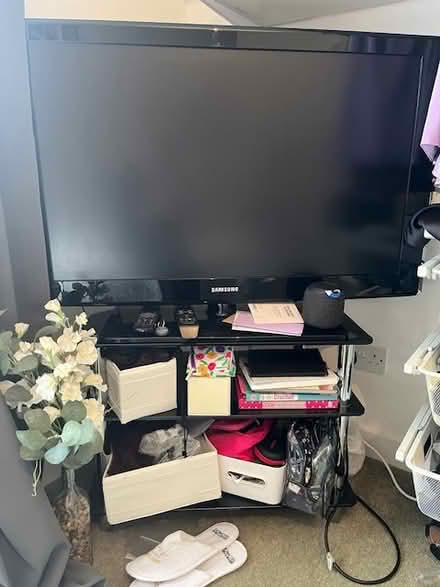 Photo of free Samsung TV & controller & stand (Bramley GU5) #1