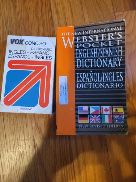 Photo of free 2 learning Spanish books (Dracut) #1