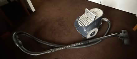 Photo of free Samsung Vacuum Cleaner (Hampton TW12) #1