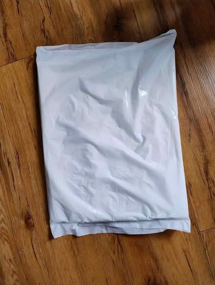 Photo of free New large disposable aprons x100 (LU7 Leighton Buzzard) #1