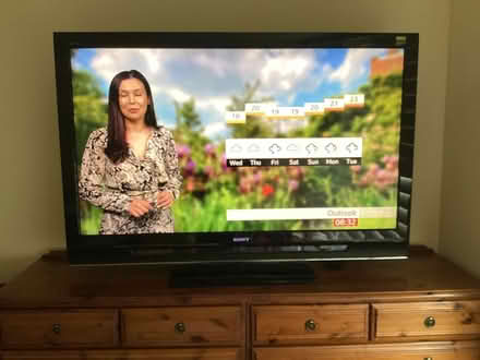 Photo of free Sony Bravia 52” LCD Digital Colour TV (Graven Hill Depot OX25) #3
