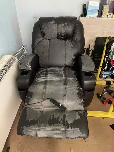 Photo of free Electric chair (Bennetts End HP3) #2