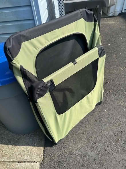 Photo of free Travel Crate (Cortlandt Man near Put Valley) #2