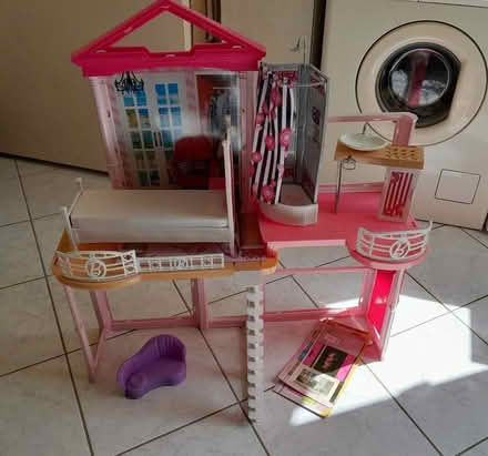 Photo of free Barbie House (Belmont SL6) #1