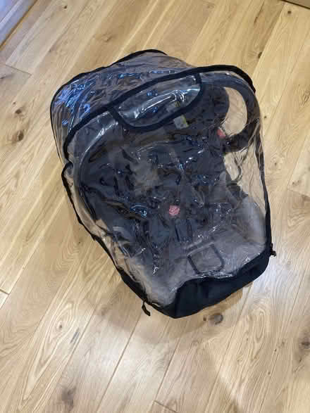 Photo of free Phil & Teds baby carrier with isofix car base (Porthill SY3) #4