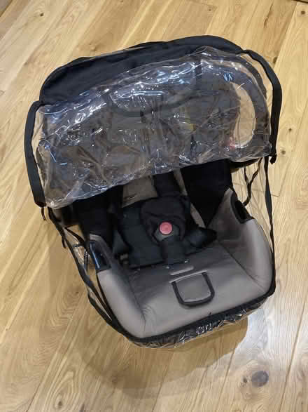Photo of free Phil & Teds baby carrier with isofix car base (Porthill SY3) #1