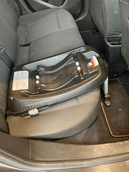 Photo of free Phil & Teds baby carrier with isofix car base (Porthill SY3) #3