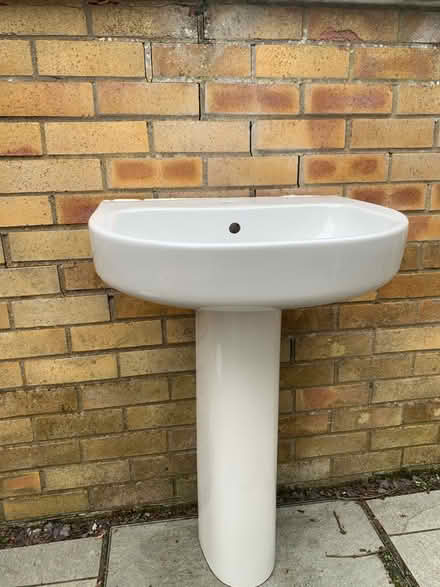 Photo of free Washbasin and pedestal (Little Paxton) #1