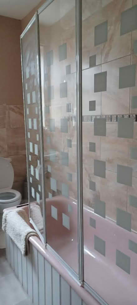 Photo of free Folding Bath screen (Fourstones) #2