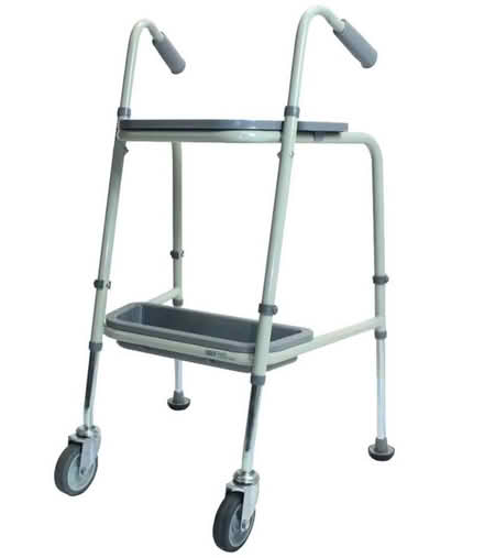 Photo of Walker with a shelf (PR25 Leyland) #1