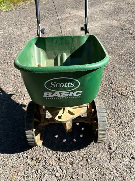 Photo of free Grass spreader (Camas - Livingston Mountain) #2