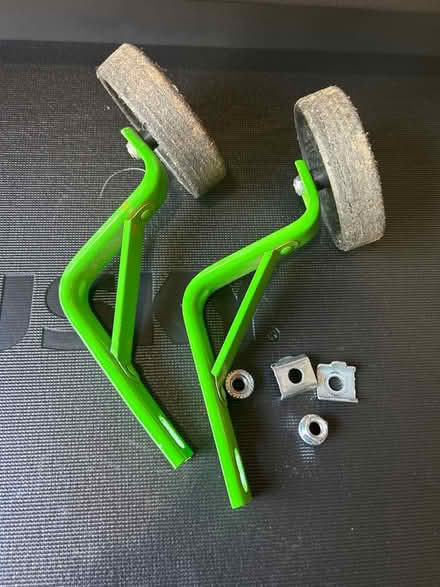 Photo of free Training wheels (Woodfield Rd &Airpark Rd) #1
