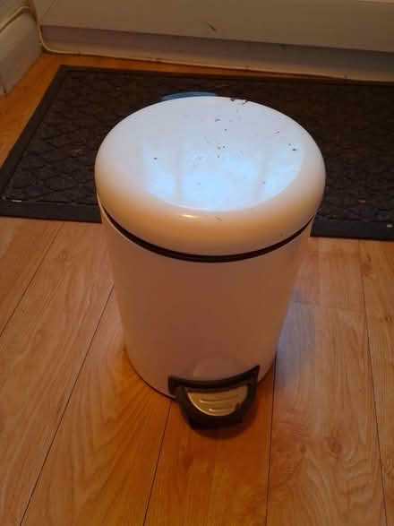 Photo of free White Bathroom Pedal Bin - slight rust (Roseacre ME15) #1
