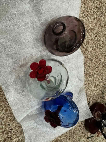 Photo of free Glass hummingbird feeder parts (Boyds, close to Germantown.) #1
