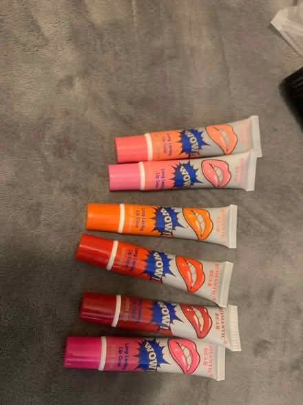 Photo of free Lip colour (Wakefield WF1) #1