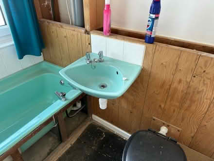 Photo of free 60s bath suite (Knebworth SG3) #2